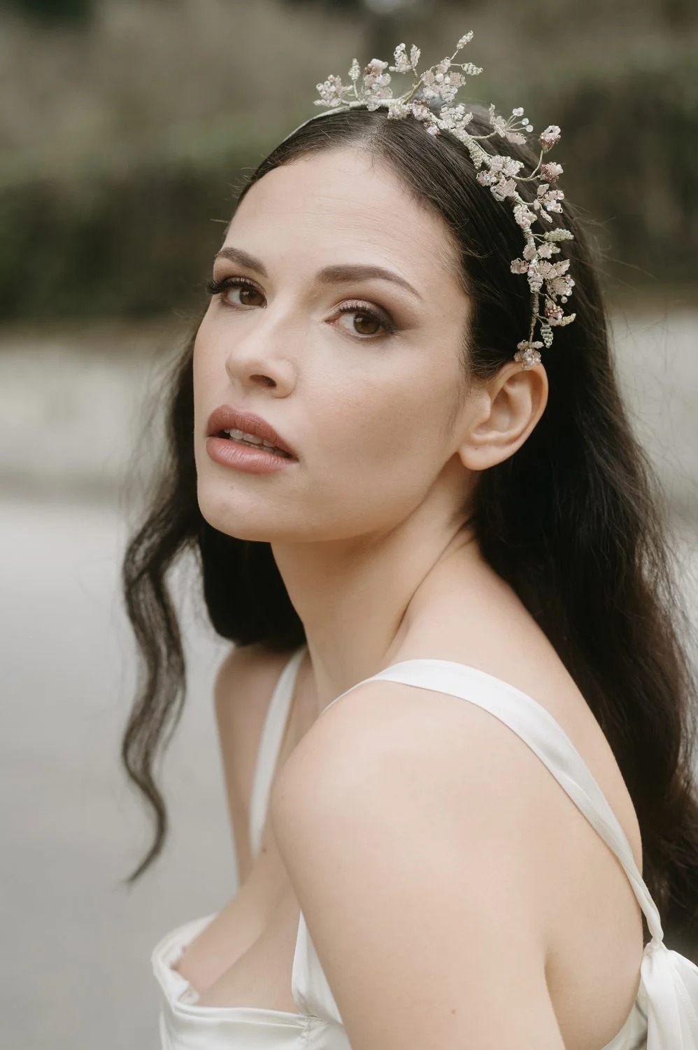 Motif Floral, hand-embroidered silk ribbon and bridal accessory
