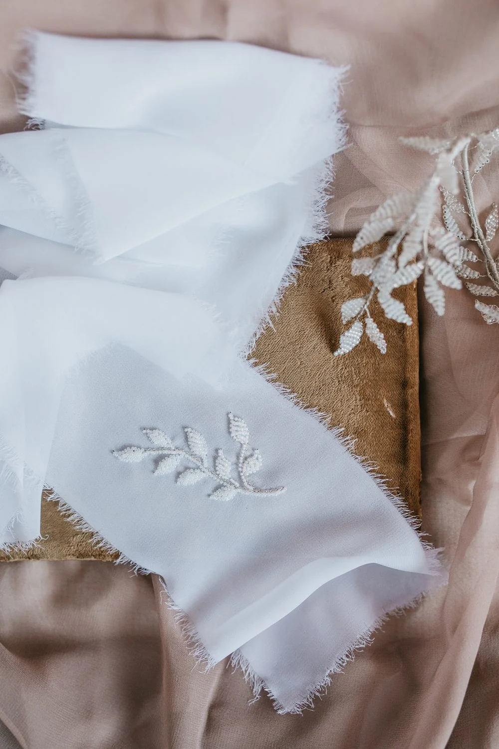 Motif Floral, hand-embroidered silk ribbon and bridal accessory