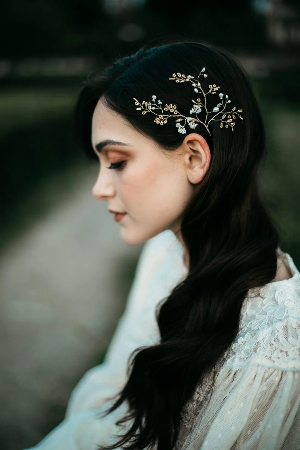 Motif Floral, hand-embroidered silk ribbon and bridal accessory